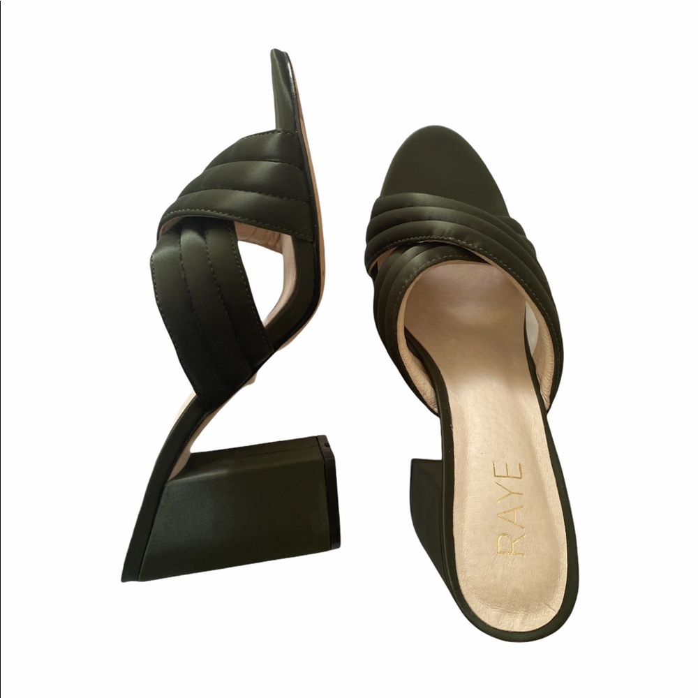 New RAYE Green Crisscross Strap Sandals Pumps